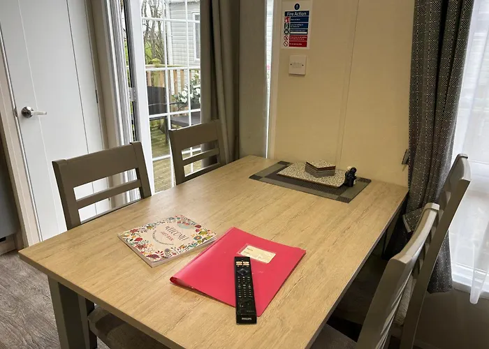 בית נופש Forestbrook - Cheerful Two Bedroom Tiny House *