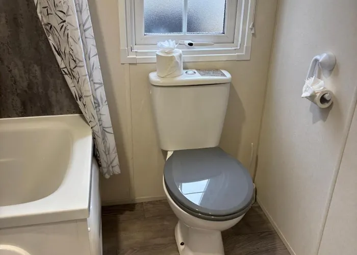 Forestbrook - Cheerful Two Bedroom Tiny House * קרליסל