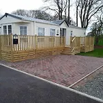Forestbrook - Cheerful Two Bedroom Tiny House Σπίτι διακοπών *