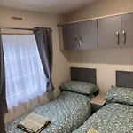 Forestbrook - Cheerful Two Bedroom Tiny House