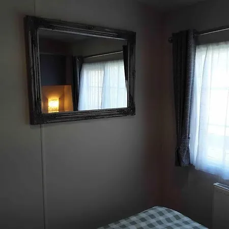 Forestbrook - Cheerful Two Bedroom Tiny House 칼라일