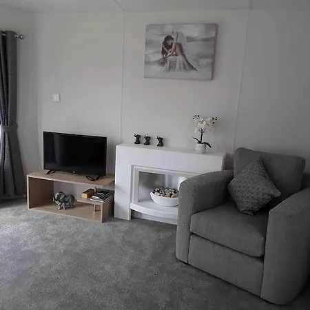 Forestbrook - Cheerful Two Bedroom Tiny House Nyaraló *