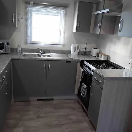 Forestbrook - Cheerful Two Bedroom Tiny House Carlisle