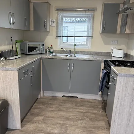 Forestbrook - Cheerful Two Bedroom Tiny House Holiday home