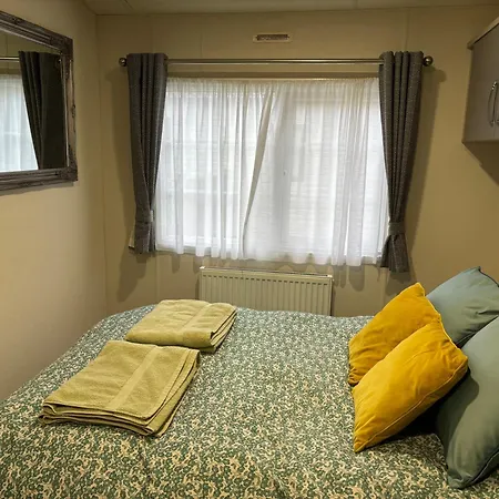 Forestbrook - Cheerful Two Bedroom Tiny House Carlisle (Cumbria)