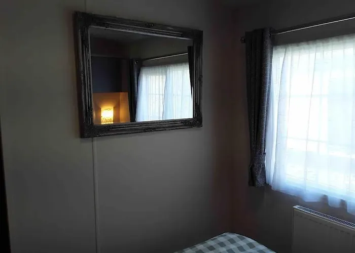 Forestbrook - Cheerful Two Bedroom Tiny House Carlisle (Cumbria)