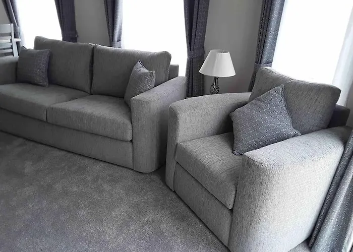 Forestbrook - Cheerful Two Bedroom Tiny House Holiday home *