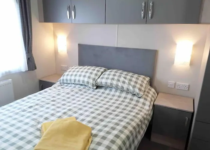 Forestbrook - Cheerful Two Bedroom Tiny House Holiday home