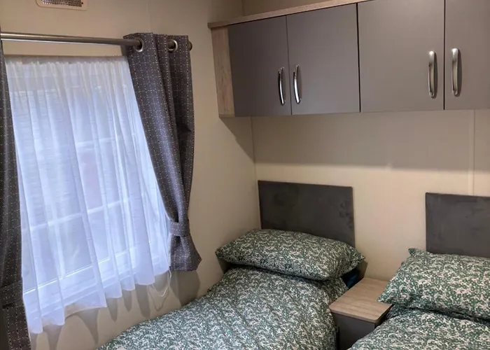 Forestbrook - Cheerful Two Bedroom Tiny House