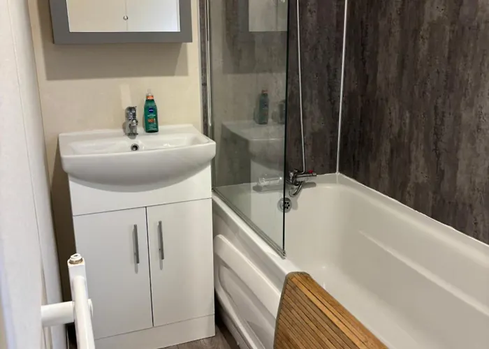 Forestbrook - Cheerful Two Bedroom Tiny House Carlisle (Cumbria)